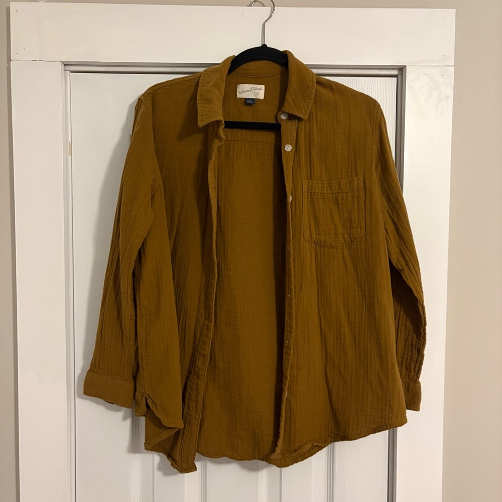 Universal Thread Women’s Button Up